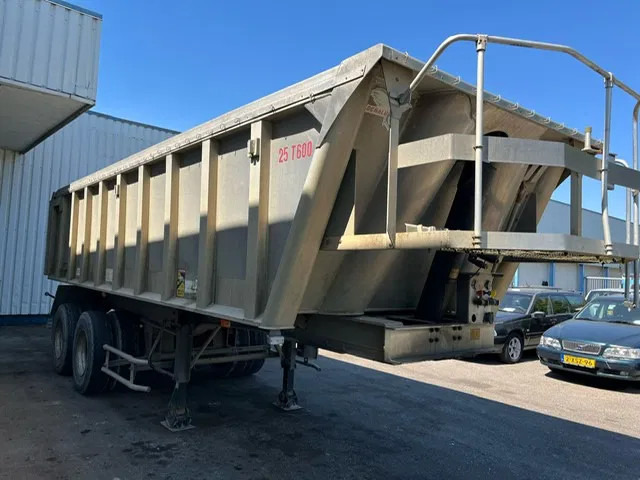 Benalu 2 Axle , 8 Tyres , Alu Tipper , Spring Suspension , Drum Brakes - Sklápěcí návěs: obrázek 3 Benalu 2 Axle , 8 Tyres , Alu Tipper , Spring Suspension , Drum Brakes - Sklápěcí návěs: obrázek 3