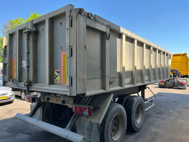Benalu 2 Axle , 8 Tyres , Alu Tipper , Spring Suspension , Drum Brakes - Sklápěcí návěs: obrázek 2 Benalu 2 Axle , 8 Tyres , Alu Tipper , Spring Suspension , Drum Brakes - Sklápěcí návěs: obrázek 2
