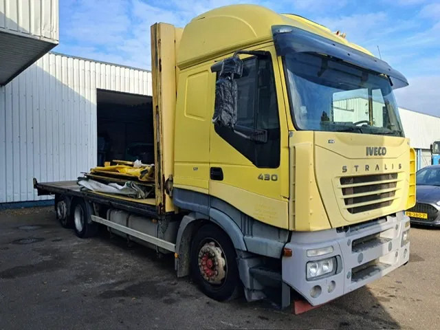 Iveco Stralis 430 , 6x2 , Manual Gearbox , Euro 3 - Plachtový nákladní auto: obrázek 4 Iveco Stralis 430 , 6x2 , Manual Gearbox , Euro 3 - Plachtový nákladní auto: obrázek 4