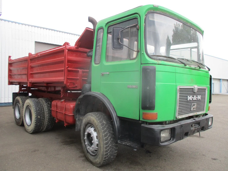 MAN 26.280 , Manual , 6x4 , 3 Way Tipper , Spring suspension - Sklápěč: obrázek 4 MAN 26.280 , Manual , 6x4 , 3 Way Tipper , Spring suspension - Sklápěč: obrázek 4