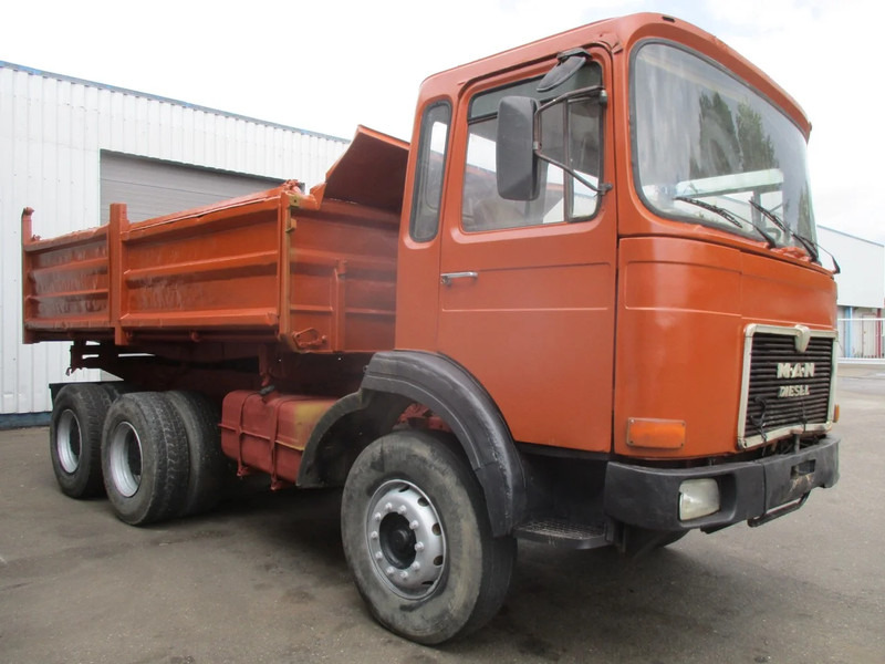 MAN 26.321 6x4 , 3 way tipper , ZF Manual , Spring suspension - Sklápěč: obrázek 4 MAN 26.321 6x4 , 3 way tipper , ZF Manual , Spring suspension - Sklápěč: obrázek 4