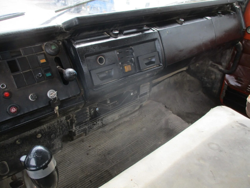 Sklápěč MAN 26.321 6x4 , 3 way tipper , ZF Manual , Spring suspension: obrázek 12 Sklápěč MAN 26.321 6x4 , 3 way tipper , ZF Manual , Spring suspension: obrázek 12