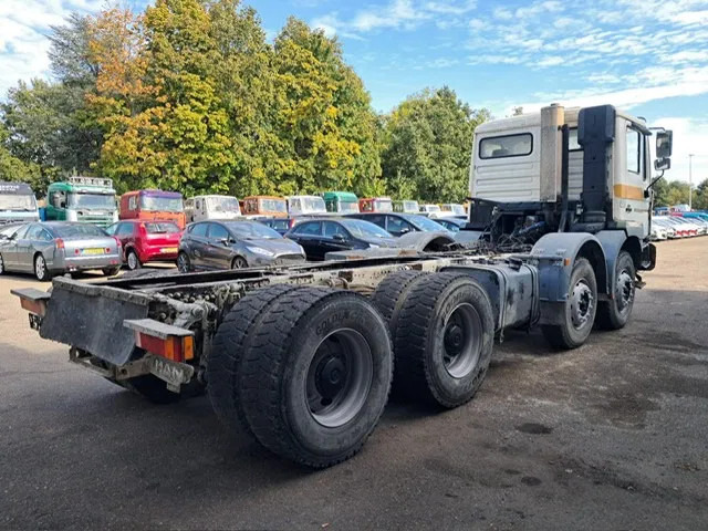 MAN 35-364 / FE 360 A , 8x4 , Spring Suspension , ZF Manual , Airco - Podvozek s kabinou: obrázek 3 MAN 35-364 / FE 360 A , 8x4 , Spring Suspension , ZF Manual , Airco - Podvozek s kabinou: obrázek 3