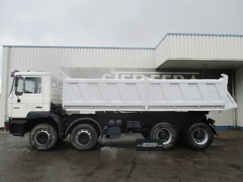 MAN 35-364 , Manual , 8x4 , 3 way tipper , Spring suspension - Sklápěč: obrázek 2 MAN 35-364 , Manual , 8x4 , 3 way tipper , Spring suspension - Sklápěč: obrázek 2