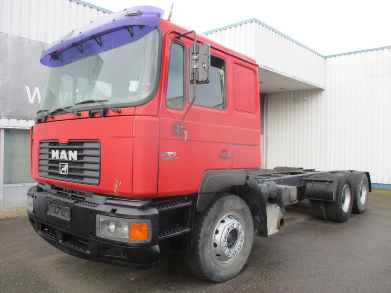 MAN F2000 26-414 , , 6x4 , ZF Manual , Spring suspension - Podvozek s kabinou: obrázek 1 MAN F2000 26-414 , , 6x4 , ZF Manual , Spring suspension - Podvozek s kabinou: obrázek 1