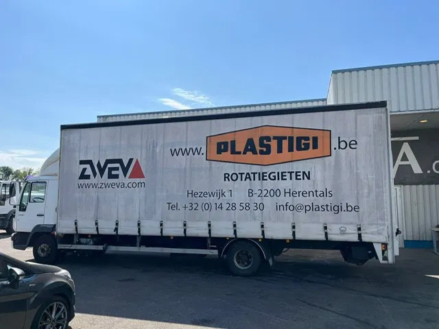 MAN LE 12 - 220C - Plachtový nákladní auto: obrázek 2 MAN LE 12 - 220C - Plachtový nákladní auto: obrázek 2