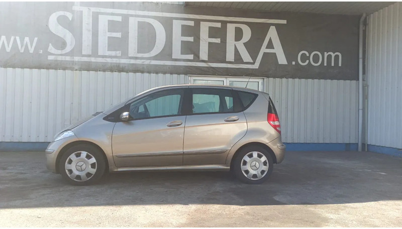 Mercedes-Benz A-Klasse 170 , Airco , leder , distrbute ketting maakt lawaai - Hatchback: obrázek 2 Mercedes-Benz A-Klasse 170 , Airco , leder , distrbute ketting maakt lawaai - Hatchback: obrázek 2