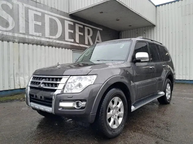 Mitsubishi Pajero GLS 3.5 - V6 , 4x4 , 7 Pers., Full Option - Osobní auto: obrázek 1 Mitsubishi Pajero GLS 3.5 - V6 , 4x4 , 7 Pers., Full Option - Osobní auto: obrázek 1