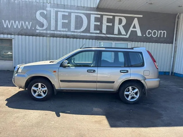 Nissan X-Trail 2.2 DCi , 4x4 , Airco , Export - Osobní auto: obrázek 2 Nissan X-Trail 2.2 DCi , 4x4 , Airco , Export - Osobní auto: obrázek 2