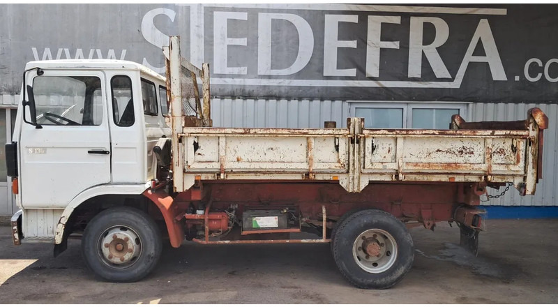 Renault Midliner S 130 , 6 Cylinder , 3 Way Tipper , Spring suspensiom - Sklápěč: obrázek 5 Renault Midliner S 130 , 6 Cylinder , 3 Way Tipper , Spring suspensiom - Sklápěč: obrázek 5