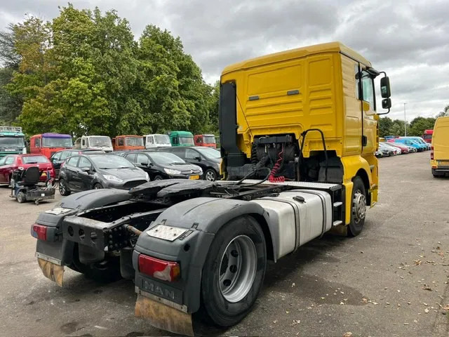 MAN TGA 18-390 , Manual Gearbox , Airco , PTO , Tipper hydraulics - Tahač: obrázek 3 MAN TGA 18-390 , Manual Gearbox , Airco , PTO , Tipper hydraulics - Tahač: obrázek 3