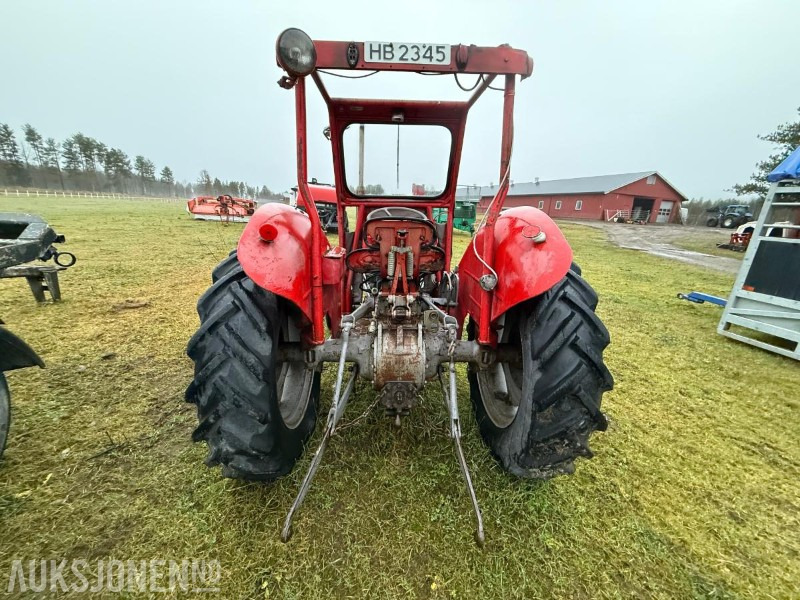 1971 Massey Ferguson 135 - Traktor: obrázek 4 1971 Massey Ferguson 135 - Traktor: obrázek 4
