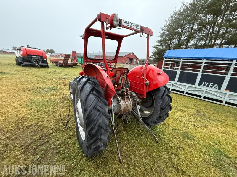 1971 Massey Ferguson 135 - Traktor: obrázek 3 1971 Massey Ferguson 135 - Traktor: obrázek 3