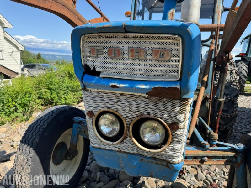 1972 Ford 3000 - 1968 LASTER, SKUFFE, SNØFRESER - Traktor: obrázek 3 1972 Ford 3000 - 1968 LASTER, SKUFFE, SNØFRESER - Traktor: obrázek 3