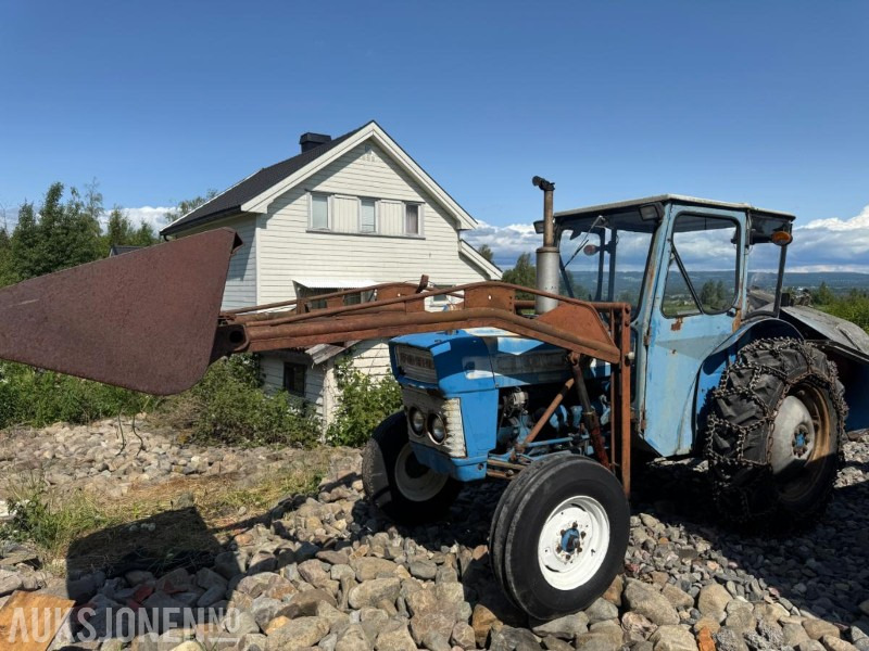 1972 Ford 3000 - 1968 LASTER, SKUFFE, SNØFRESER - Traktor: obrázek 1 1972 Ford 3000 - 1968 LASTER, SKUFFE, SNØFRESER - Traktor: obrázek 1