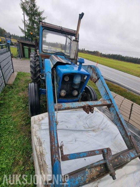 1972 Ford 3000 traktor med laster og skuffe - Traktor: obrázek 4 1972 Ford 3000 traktor med laster og skuffe - Traktor: obrázek 4