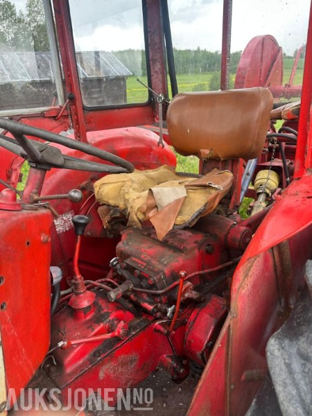 1973/1974 McCormick 434 med Dalen 1254 vedmaskin - Traktor: obrázek 4 1973/1974 McCormick 434 med Dalen 1254 vedmaskin - Traktor: obrázek 4