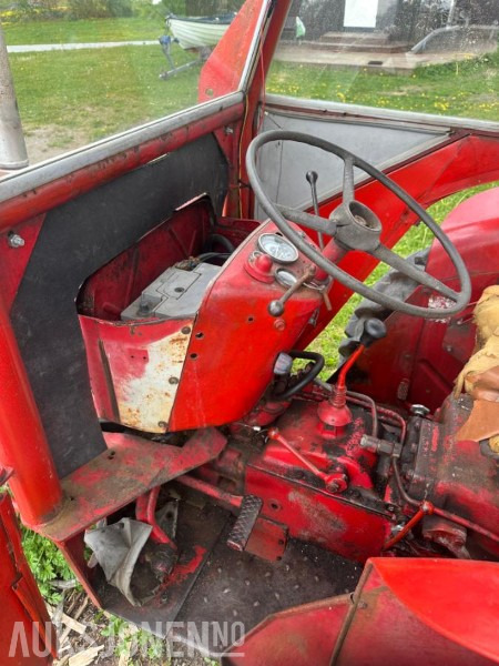 1973/1974 McCormick 434 med Dalen 1254 vedmaskin - Traktor: obrázek 3 1973/1974 McCormick 434 med Dalen 1254 vedmaskin - Traktor: obrázek 3