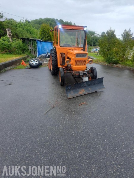 1974 Fiat 350 traktor med brøyteskjær - Traktor: obrázek 3 1974 Fiat 350 traktor med brøyteskjær - Traktor: obrázek 3
