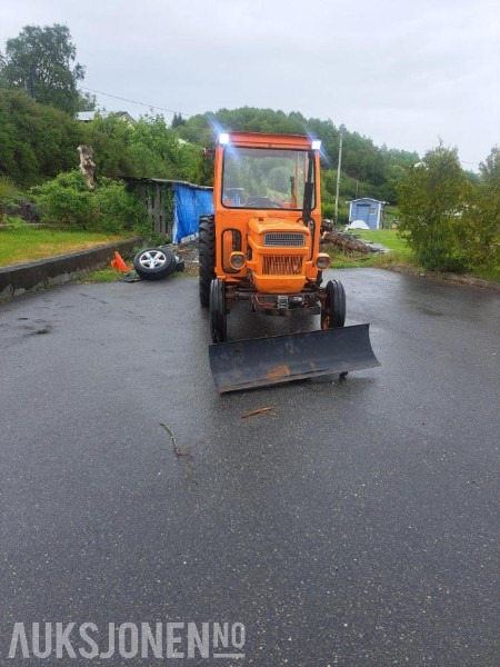 1974 Fiat 350 traktor med brøyteskjær - Traktor: obrázek 2 1974 Fiat 350 traktor med brøyteskjær - Traktor: obrázek 2