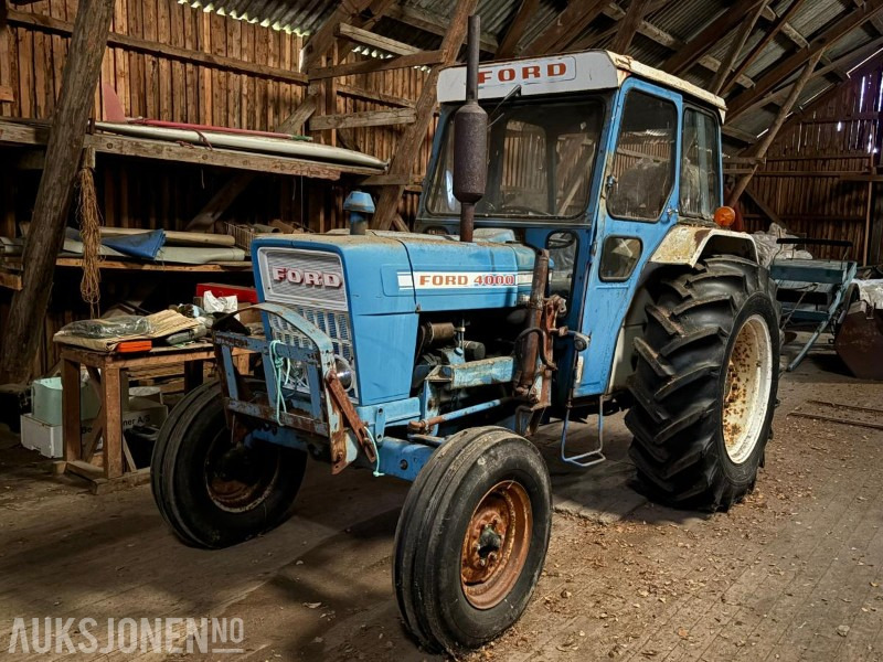 1975 FORD 4000 MED FRONTLASTER - Traktor: obrázek 1 1975 FORD 4000 MED FRONTLASTER - Traktor: obrázek 1