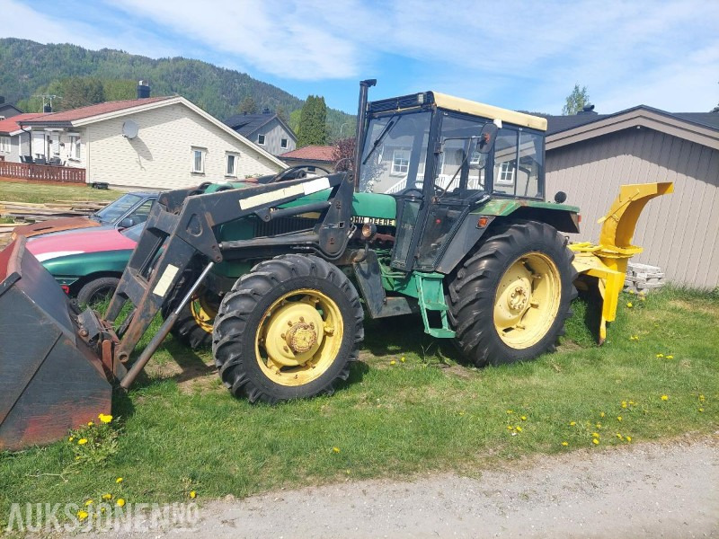 1980 John Deere 3140 4x4 6L motor med 100 hk MED LASTER SKUFFE OG SNØFRES - Traktor: obrázek 1 1980 John Deere 3140 4x4 6L motor med 100 hk MED LASTER SKUFFE OG SNØFRES - Traktor: obrázek 1
