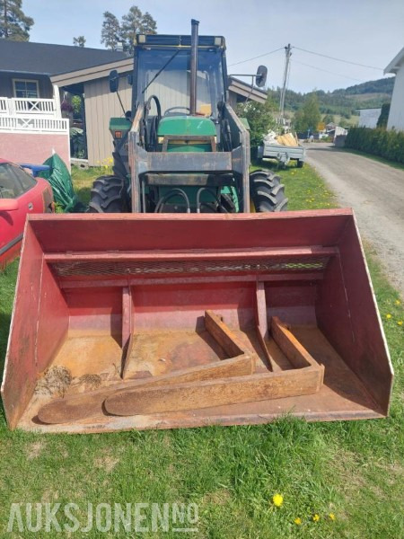 1980 John Deere 3140 4x4 6L motor med 100 hk MED LASTER SKUFFE OG SNØFRES - Traktor: obrázek 5 1980 John Deere 3140 4x4 6L motor med 100 hk MED LASTER SKUFFE OG SNØFRES - Traktor: obrázek 5