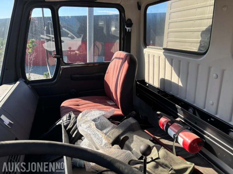 Skříňový nákladní auto 1980 Mercedes-Benz 1217 4X4 Allrad-Kipper Fahrgestell (AK/32): obrázek 7