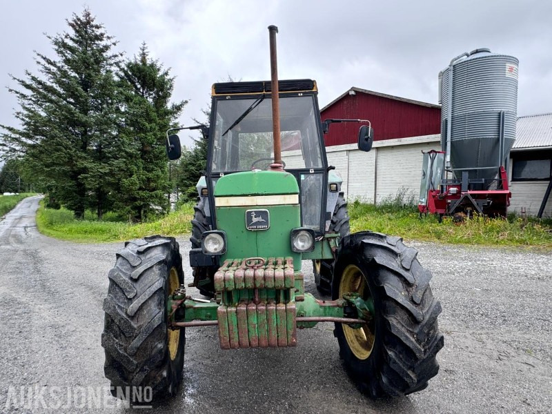 1981 John Deere 2040 - 4x4 - Hydraulisk toppstag og Triangel - 2 kjettinger - Traktor: obrázek 2 1981 John Deere 2040 - 4x4 - Hydraulisk toppstag og Triangel - 2 kjettinger - Traktor: obrázek 2