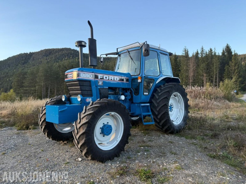 1984 Ford 8210 m/Turbo - mva fri traktor 5670 timer - Traktor: obrázek 1 1984 Ford 8210 m/Turbo - mva fri traktor 5670 timer - Traktor: obrázek 1