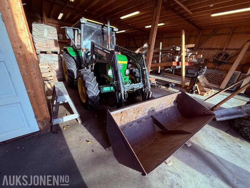1984 John Deere 1140 4576 timer m/ Pallegafler, Grusskuffe, Snøskuffe, Kjetting - Traktor: obrázek 2 1984 John Deere 1140 4576 timer m/ Pallegafler, Grusskuffe, Snøskuffe, Kjetting - Traktor: obrázek 2