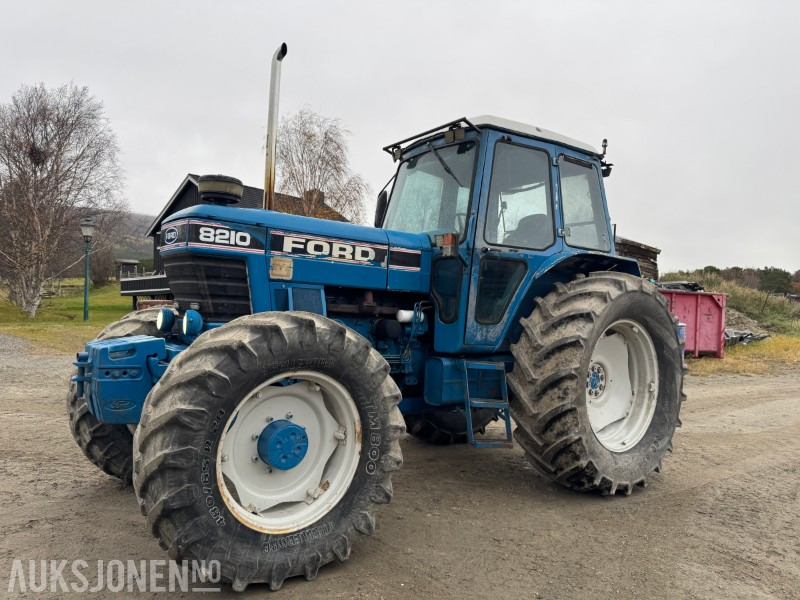 1985 Ford 8210 FWD traktor - Traktor: obrázek 1 1985 Ford 8210 FWD traktor - Traktor: obrázek 1