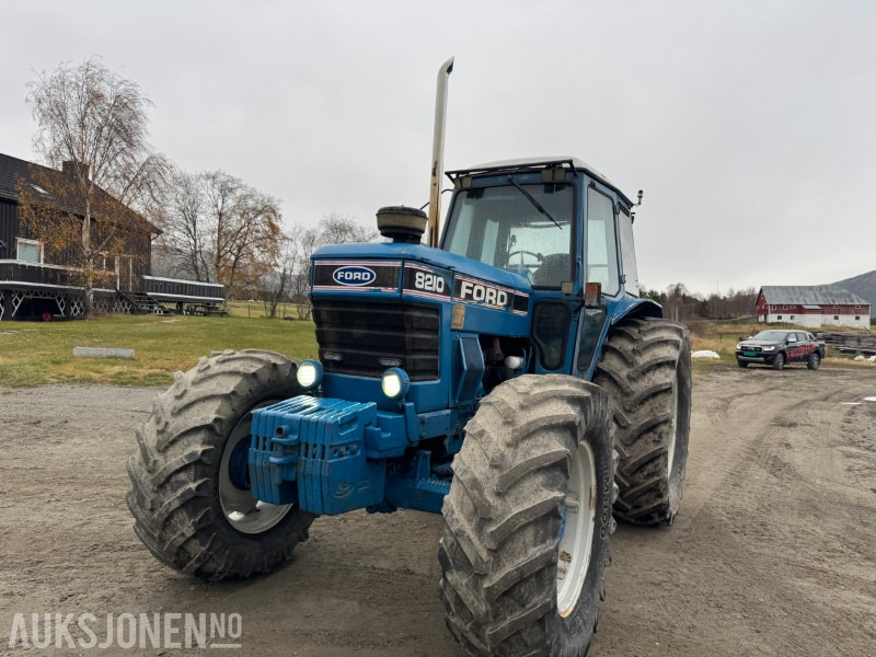 1985 Ford 8210 FWD traktor - Traktor: obrázek 2 1985 Ford 8210 FWD traktor - Traktor: obrázek 2