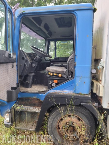 1993 MAN 13.192 FL SKAPBIL - Skříňový nákladní auto: obrázek 4 1993 MAN 13.192 FL SKAPBIL - Skříňový nákladní auto: obrázek 4