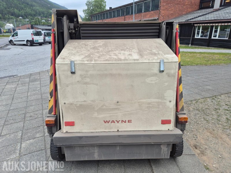 1995 Andre Wayne 928 D, dieseldrevet feiemaskin med oppsamler og tipp - Stavební zařízení: obrázek 4 1995 Andre Wayne 928 D, dieseldrevet feiemaskin med oppsamler og tipp - Stavební zařízení: obrázek 4