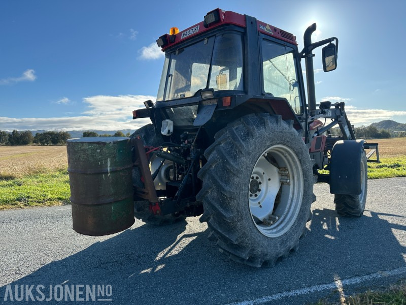 1996 CASE IH 4240 XL Traktor med frontlaster, og utstyr - Traktor: obrázek 4 1996 CASE IH 4240 XL Traktor med frontlaster, og utstyr - Traktor: obrázek 4