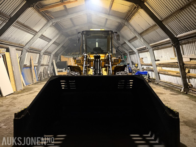 1996 Volvo L70C - Klappvinge - Sentralsmøring - 18 290t - Kolový nakladač: obrázek 2 1996 Volvo L70C - Klappvinge - Sentralsmøring - 18 290t - Kolový nakladač: obrázek 2