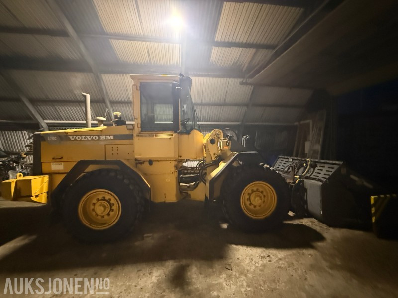 1996 Volvo L70C - Klappvinge - Sentralsmøring - 18 290t - Kolový nakladač: obrázek 4 1996 Volvo L70C - Klappvinge - Sentralsmøring - 18 290t - Kolový nakladač: obrázek 4