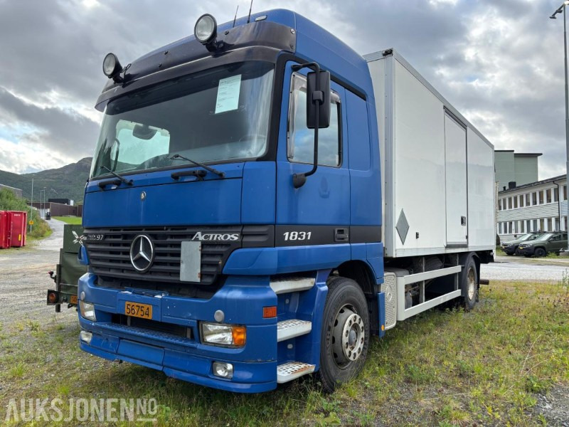 1998 Mercedes-Benz Actros 1831 L/48 skapbil - Skříňový nákladní auto: obrázek 1 1998 Mercedes-Benz Actros 1831 L/48 skapbil - Skříňový nákladní auto: obrázek 1