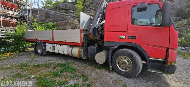1999 Volvo FM7 42R 4X2 Reparasjonsobjekt Hiab 195-4 - Auto s hydraulickou rukou: obrázek 3 1999 Volvo FM7 42R 4X2 Reparasjonsobjekt Hiab 195-4 - Auto s hydraulickou rukou: obrázek 3