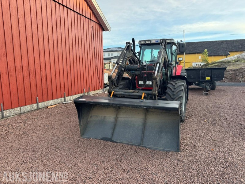 2000 Massey Ferguson 6265 Traktor med Frotlaster og skjær - Traktor: obrázek 2 2000 Massey Ferguson 6265 Traktor med Frotlaster og skjær - Traktor: obrázek 2