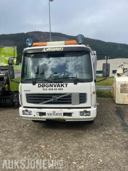 2000 Volvo FL 608 - Verkstedbil med kompressor som drives av en bensinmotor. - Nákladní automobil valníkový/ Plošinový: obrázek 2 2000 Volvo FL 608 - Verkstedbil med kompressor som drives av en bensinmotor. - Nákladní automobil valníkový/ Plošinový: obrázek 2