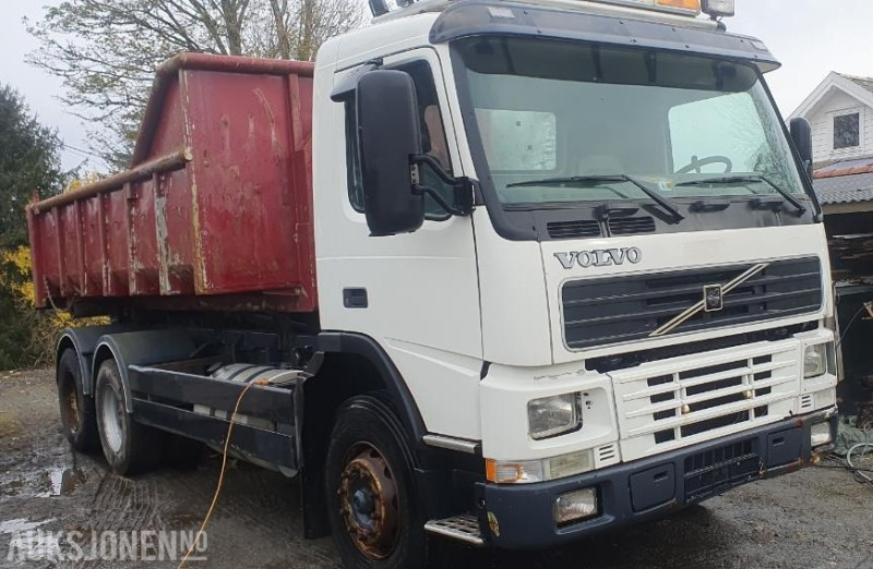 2000 Volvo FM-12 MED KASSE OG MASKINFLAK - Hákový nosič kontejnerů: obrázek 3 2000 Volvo FM-12 MED KASSE OG MASKINFLAK - Hákový nosič kontejnerů: obrázek 3