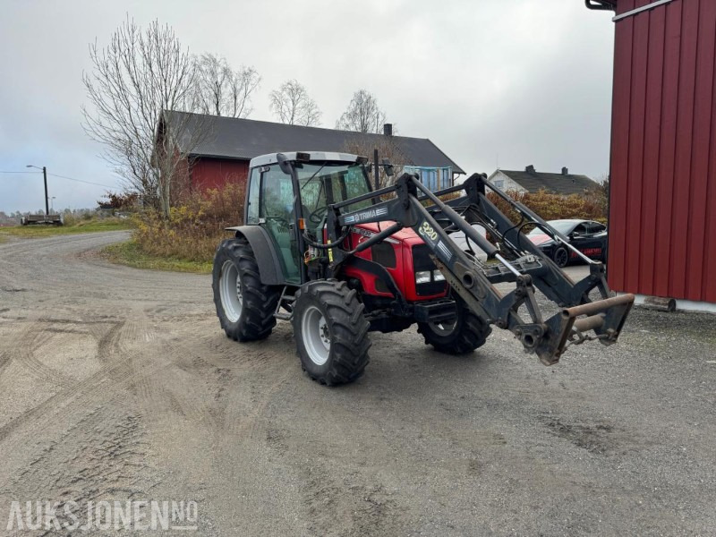 2001 Massey Ferguson 2230-4 m/Trima 320 Professional laster, 1171 timer, servicehistorikk, fremstår som godt vedlikeholdt - Traktor: obrázek 2 2001 Massey Ferguson 2230-4 m/Trima 320 Professional laster, 1171 timer, servicehistorikk, fremstår som godt vedlikeholdt - Traktor: obrázek 2