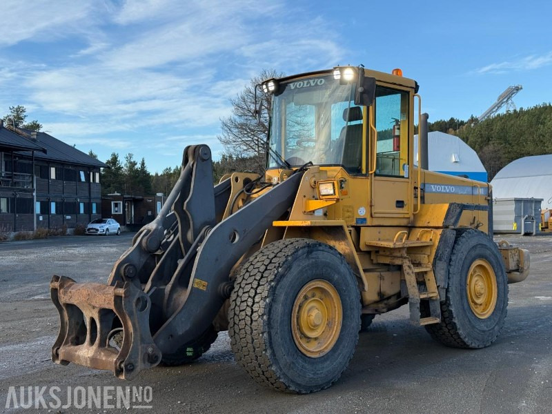 2001 Volvo L90D - 17 000kg - 8868t - Kolový nakladač: obrázek 1 2001 Volvo L90D - 17 000kg - 8868t - Kolový nakladač: obrázek 1