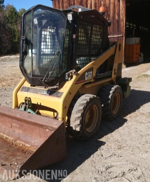 2002 Cat 216 kompaktlaster med motorvarmer - Smykový nakladač: obrázek 2 2002 Cat 216 kompaktlaster med motorvarmer - Smykový nakladač: obrázek 2