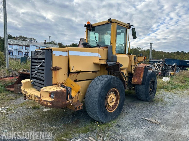 2002 Volvo L90D hjullaster – 17 tonn // Helgummihjul // Sentralsmøring - Kolový nakladač: obrázek 3 2002 Volvo L90D hjullaster – 17 tonn // Helgummihjul // Sentralsmøring - Kolový nakladač: obrázek 3