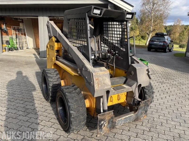 2003 Daewoo DSL 702 Kompaktlaster - Smykový nakladač: obrázek 2 2003 Daewoo DSL 702 Kompaktlaster - Smykový nakladač: obrázek 2