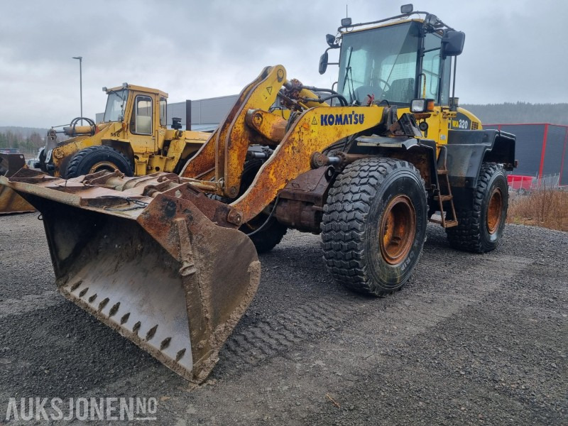 2004 Komatsu WA320-5H hjullaster - Kolový nakladač: obrázek 1 2004 Komatsu WA320-5H hjullaster - Kolový nakladač: obrázek 1