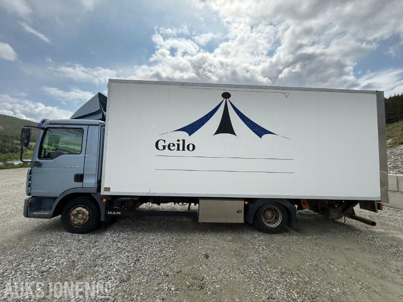 2005 MAN TGL 8.180 skapbil med løftelem - Skříňový nákladní auto: obrázek 2 2005 MAN TGL 8.180 skapbil med løftelem - Skříňový nákladní auto: obrázek 2